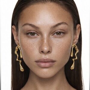 Aurora Sculptural Drop Earrings – Luxe Minimalist Statement